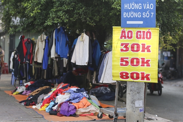 Troi tro lanh, nguoi Sai Gon quang khan, mac ao am khi ra duong