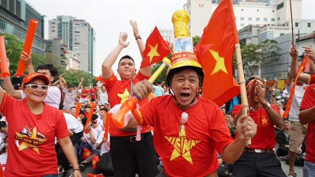 Hoa Thai Lan 2-2: Tien Linh dua Viet Nam vao ban ket. Tam biet Thai Lan!