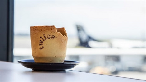 Hàng không New Zealand thử nghiệm cốc cà phê ăn được