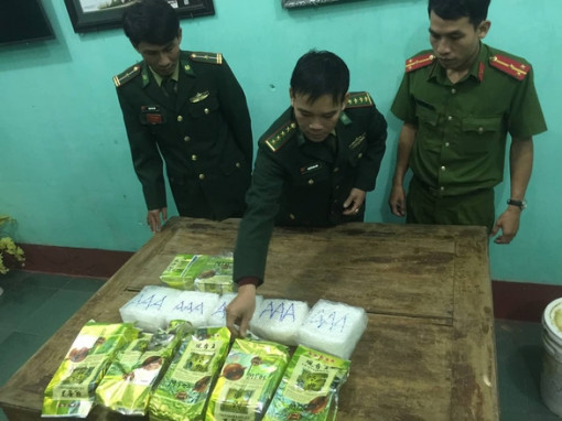 Khởi tố vụ 7kg ma túy đá trôi dạt trên biển Quảng Trị