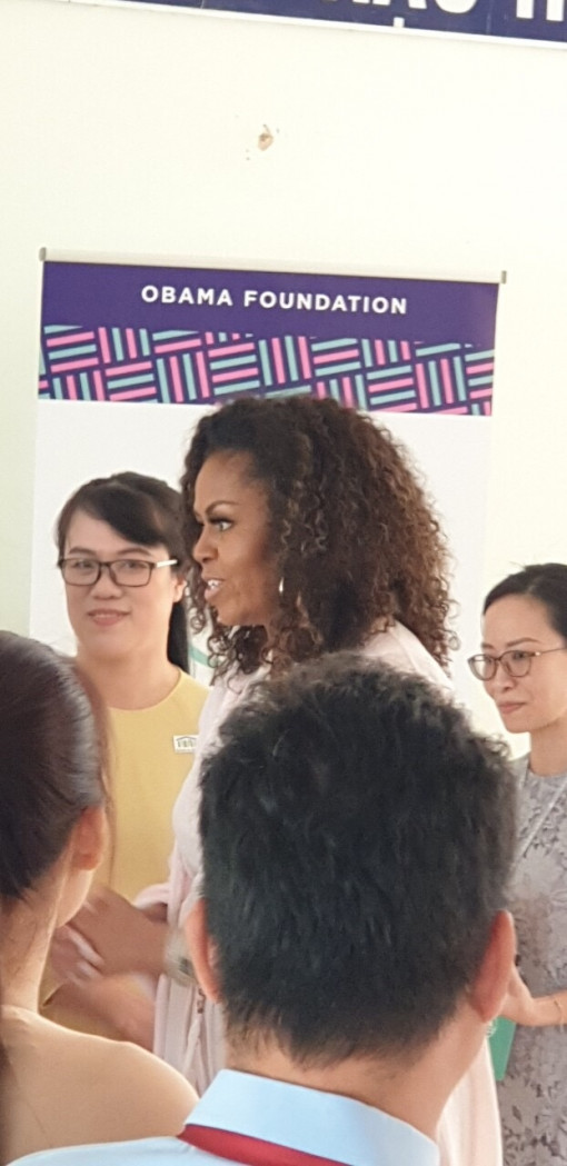 Cựu đệ nhất phu nhân Mỹ Michelle Obama giản dị xuất hiện tại Việt Nam