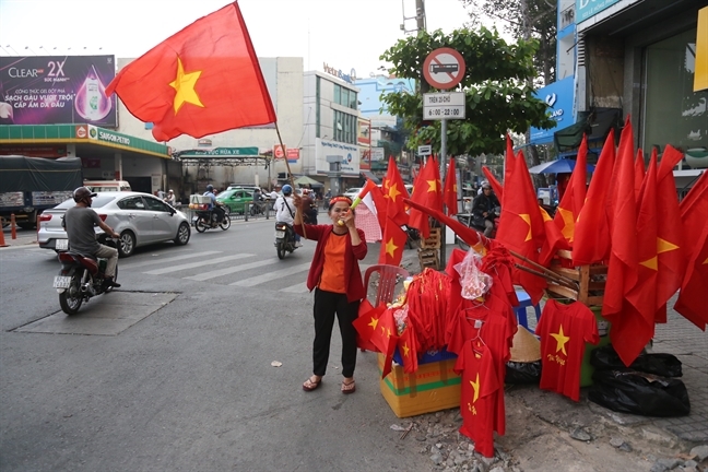 Nguoi ham mo ca nuoc nhon nhip xuong duong co vu tuyen Viet Nam 