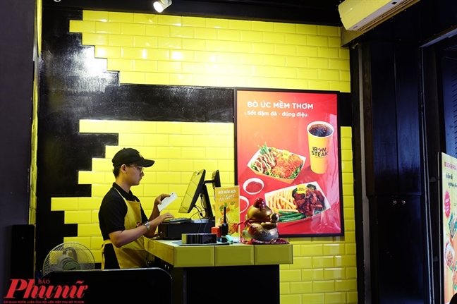 An 'ngap nhan' chiec banh Tacos phong cach Mexico