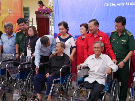 Tình quân dân thêm bền chặt trên quê hương 'đất thép thành đồng'