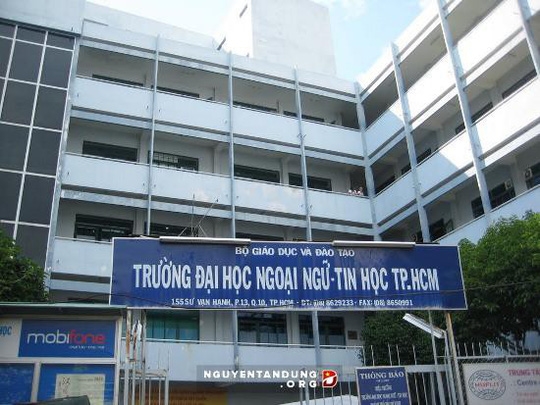 Truong dai hoc Ngoai ngu Tin hoc TP.HCM  khong du thanh vien Hoi dong quan tri: Khong hop le