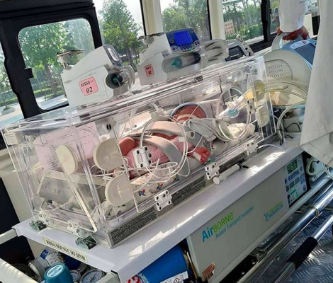 Mới chào đời bé gái đã phải lên bàn mổ chữa trị cùng lúc 4 dị tật ở tim