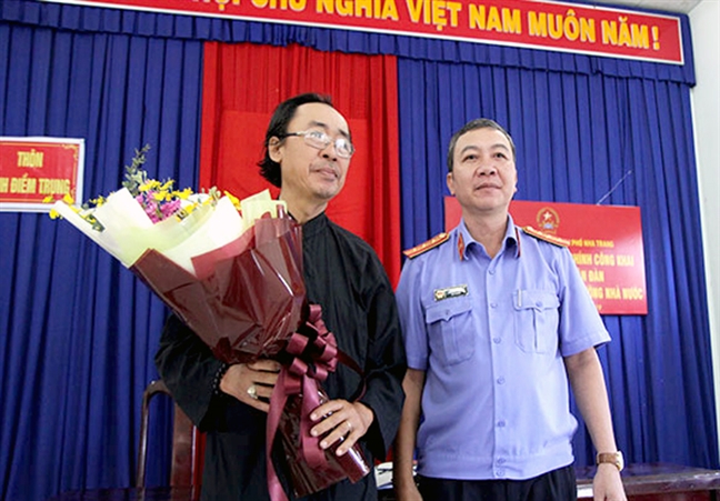 Nhan loi xin loi muon mang sau 18 nam bi khoi to oan