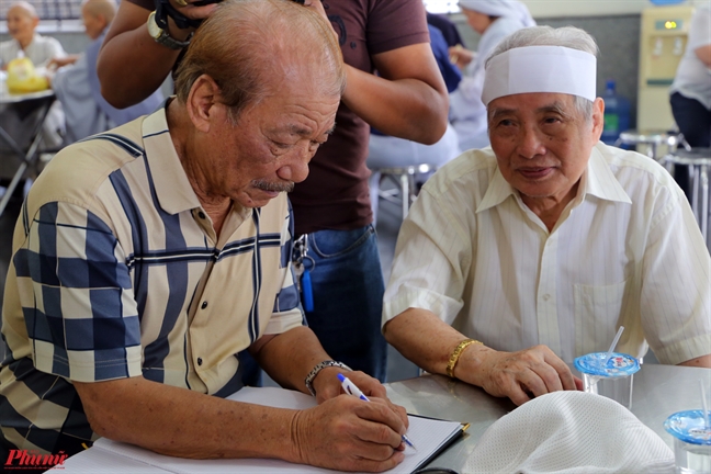 Con gai nhac si Nguyen Van Ty: 'Ba da song tron cuoc doi cua minh'