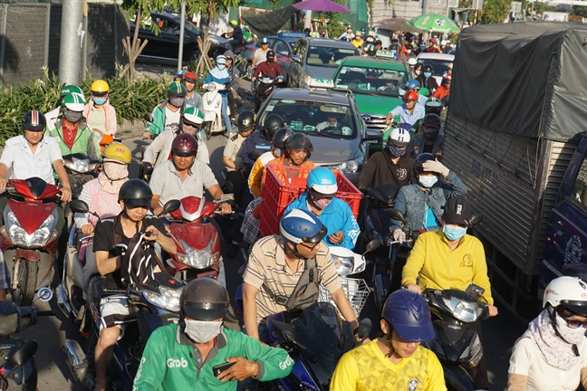 Ket xe nghiem trong tai cua ngo san bay Tan Son Nhat chieu cuoi nam