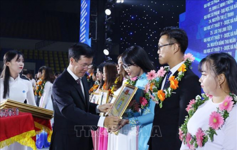 Hội Sinh viên Việt Nam đón nhận Huân chương Độc lập Hạng Nhất