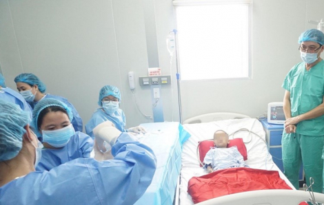 Bệnh viện Trung ương Huế thành công với ca ghép tủy tự thân đầu tiên cho trẻ em
