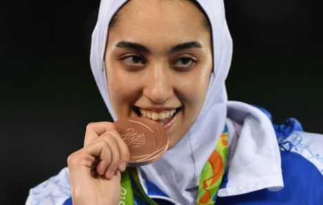 Nữ VĐV duy nhất đoạt huy chương Olympic của Iran đào thoát khỏi đất nước