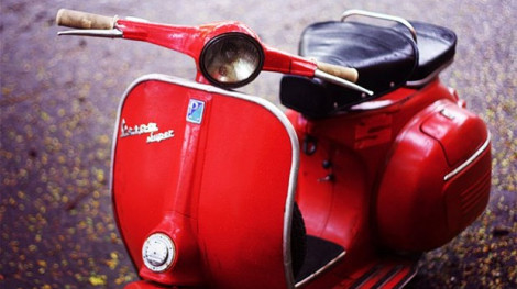 Chiếc vespa xông đất của người về từ bệnh viện