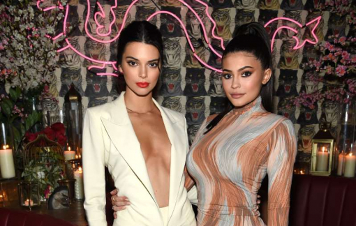 Kendall và Kylie Jenner tiếp tục vướng cáo buộc ăn cắp bản quyền