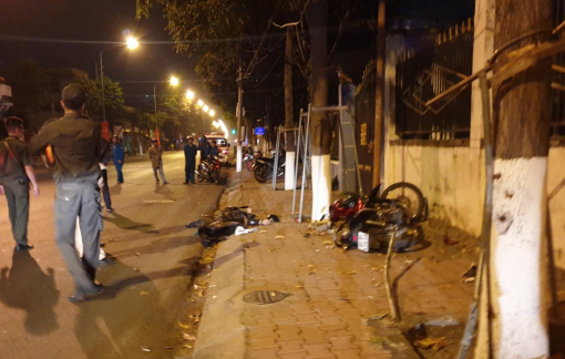 Tông gốc cây trên vỉa hè lúc rạng sáng, nam thanh niên chết thảm