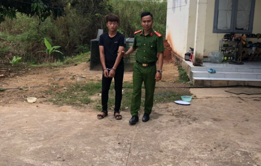 Về ăn tết, 2 đối tượng truy nã bị tóm gọn