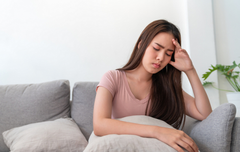Chồng mải mê đi tìm vận đỏ đầu năm