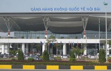 Khách Trung Quốc 'bám trụ' tại sân bay Nội Bài không chịu về nước