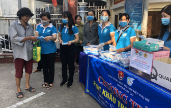 Tình người trong “bão” nCoV