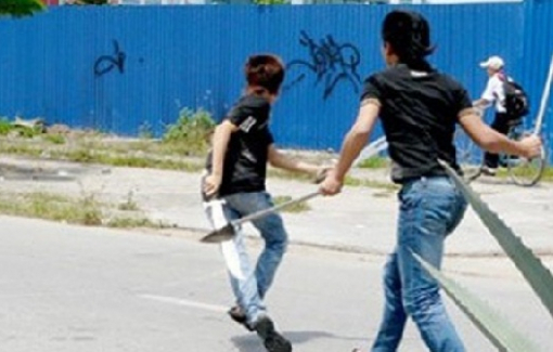 Đánh nhau vì mâu thuẫn phá cổng chào buôn, 1 người chết 1 người nguy kịch
