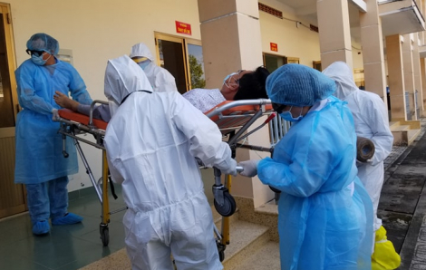 Diễn tập cấp cứu bệnh nhân nhiễm virus corona tại bệnh viện dã chiến