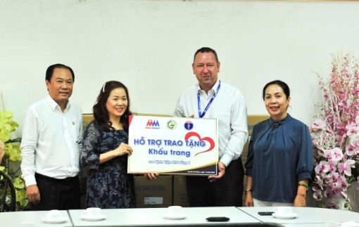 MM Mega Market Việt Nam tặng 20.000 khẩu trang cho Bệnh viện Nhi đồng 1