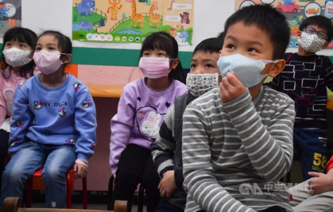 Đài Loan phân phát 6,45 triệu khẩu trang cho các trường học vào học kỳ mới
