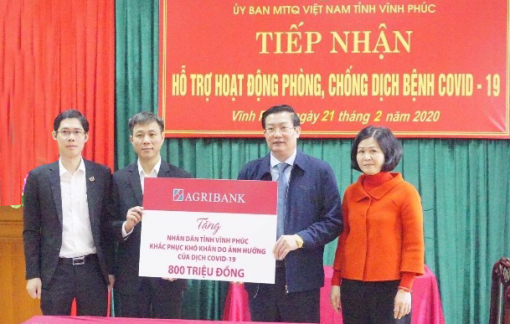 Cán bộ Agribank quyên góp ủng hộ nhân dân tỉnh Vĩnh Phúc 800 triệu đồng phòng chống dịch COVID-19