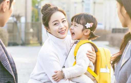 Phim của Kim Tae Hee dừng quay đột ngột vì COVID-19