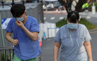 Nhân viên y tế Hàn Quốc kiệt sức giữa đại dịch COVID-19