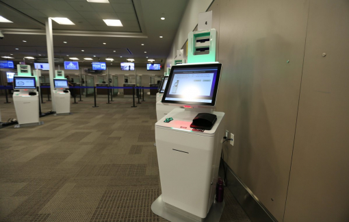 Từ 7/3, áp dụng tờ khai y tế với khách đến/đi từ các nước EU và Campuchia