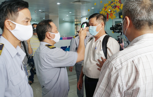 Thứ trưởng Bộ Y tế Nguyễn Trường Sơn: 'Chúng ta không được để mất một nhân viên y tế nào'