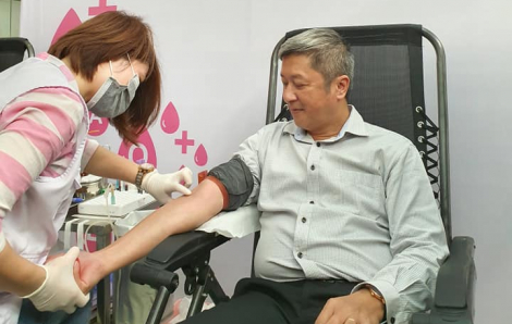 Thứ trưởng Bộ Y tế hiến máu, kêu gọi cộng đồng chung tay cứu bệnh nhân