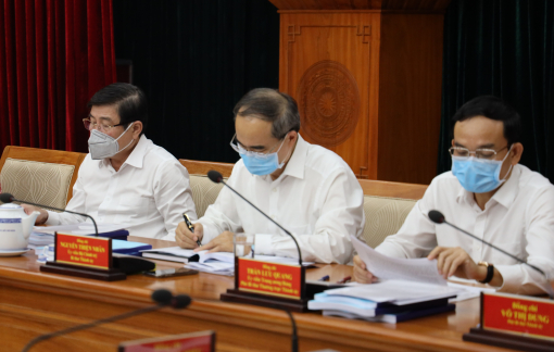 Kiến nghị tạm ngưng hoạt động của vũ trường, karaoke, quán bar