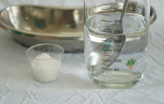 Bác sĩ hướng dẫn làm nước súc miệng tại nhà rất đơn giản trước mùa dịch COVID-19