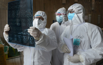 Coronavirus chủng mới có thể sống trong cơ thể người đến 37 ngày