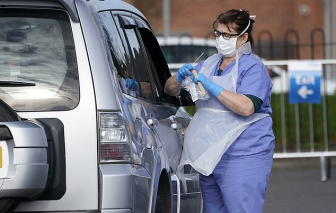 Mỹ rút ngắn giai đoạn, chuẩn bị thử nghiệm vắc-xin phòng COVID-19 trên người