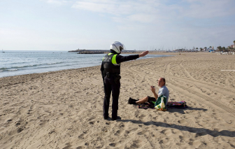 Tây Ban Nha kêu gọi người dân ở nhà khi số ca tử vong vì COVID-19 tăng gấp đôi