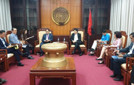 Thứ trưởng Bộ Y tế Nguyễn Thanh Long cùng Đại sứ Hàn Quốc chia sẻ kinh nghiệm phòng chống dịch