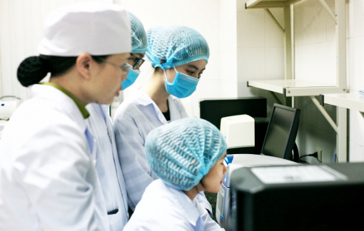 Nữ đại úy ngày đêm “ăn, ngủ” cùng SARS-CoV-2