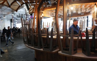 Bang California kêu gọi đóng cửa quán bar, hộp đêm để ngăn dịch COVID-19