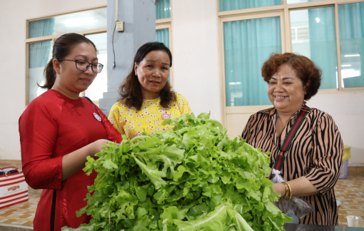 Hỗ trợ vốn cho 200 phụ nữ phát triển kinh doanh