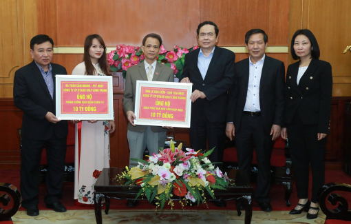 Vợ chồng doanh nhân Lê Văn Kiểm ủng hộ 20 tỷ đồng phòng chống dịch COVID-19 và hạn mặn ở đồng bằng sông Cửu Long