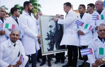 Bác sĩ Cuba đến Ý hỗ trợ chống dịch COVID-19