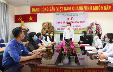 Phụ nữ Sài Gòn góp tiền hỗ trợ lắp đặt phòng cách ly áp lực âm chống COVID-19