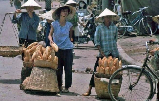 Bé nhỏ và chứa chan như… bánh mì!