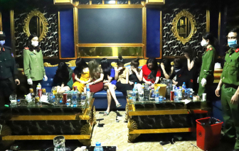 76 nam thanh, nữ tú “bay lắc” mừng sinh nhật trong quán karaoke đang treo biển “Tạm nghỉ vì dịch COVID-19”