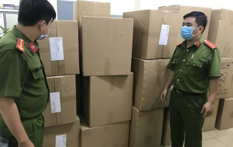 Người nước ngoài giấu hơn 77.000 khẩu trang ở khách sạn hạng sang tại TPHCM chờ xuất lậu bán kiếm lời