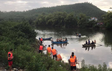 Phát hiện thi thể nữ sinh 17 tuổi dưới sông sau 2 ngày mất tích