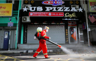 Malaysia bắt giữ hàng trăm người vi phạm lệnh phong tỏa để phòng, chống COVID-19